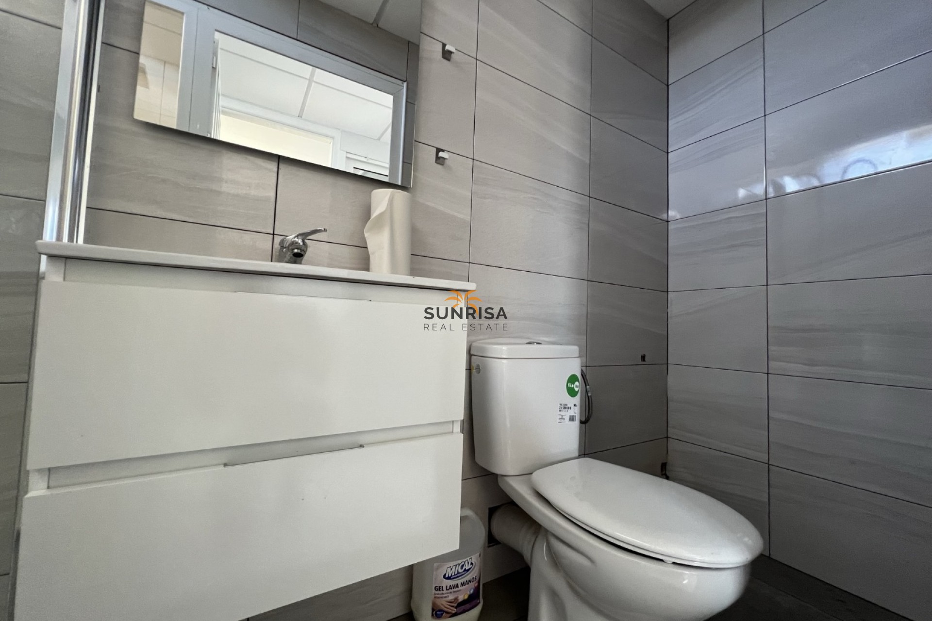 Reventa - Local comercial - Torrevieja