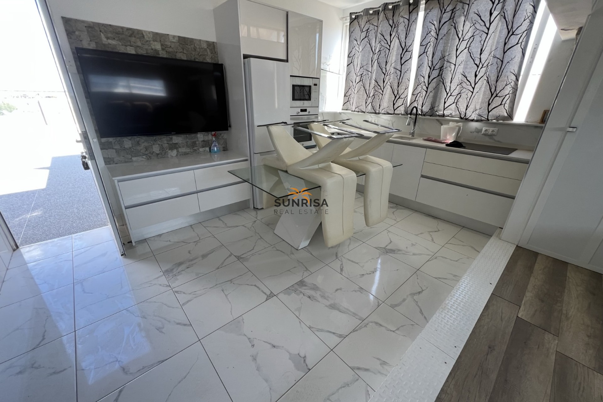 Reventa - Local comercial - Torrevieja