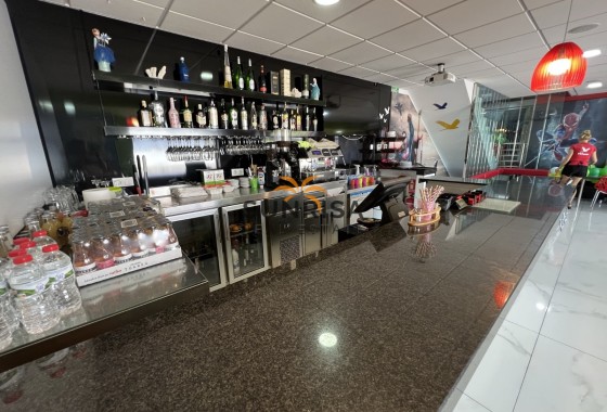 Bedrijfsruimte · Herverkoop - Torrevieja · Alicante · Spanje
