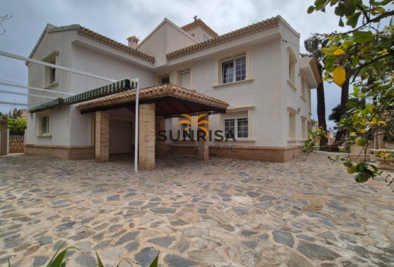 Villa · Herverkoop - Orihuela Costa · La Zenia · Alicante · Spanje