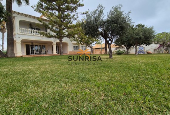 Villa · Herverkoop - Orihuela Costa · La Zenia · Alicante · Spanje