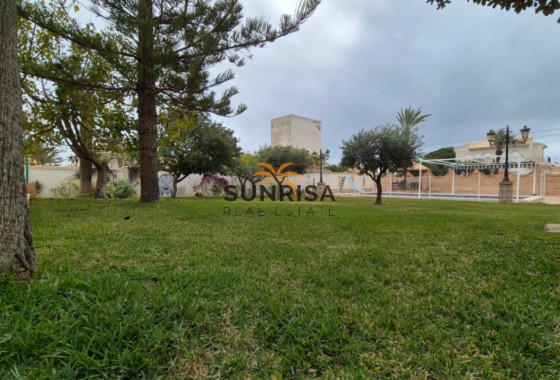 Villa · Herverkoop - Orihuela Costa · La Zenia · Alicante · Spanje