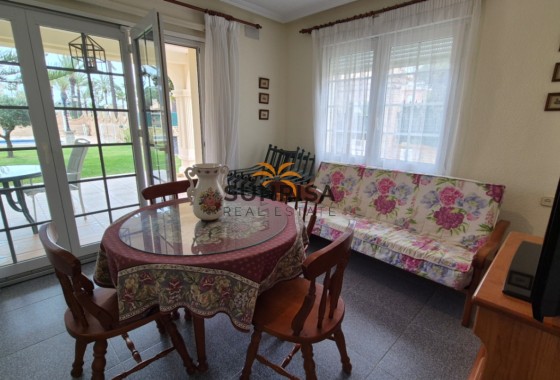 Villa · Herverkoop - Orihuela Costa · La Zenia · Alicante · Spanje