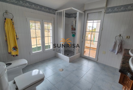 Villa · Herverkoop - Orihuela Costa · La Zenia · Alicante · Spanje
