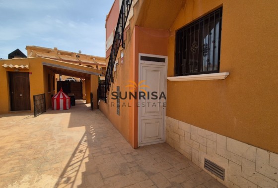 Villa · Reventa - Torrevieja · Alicante · España
