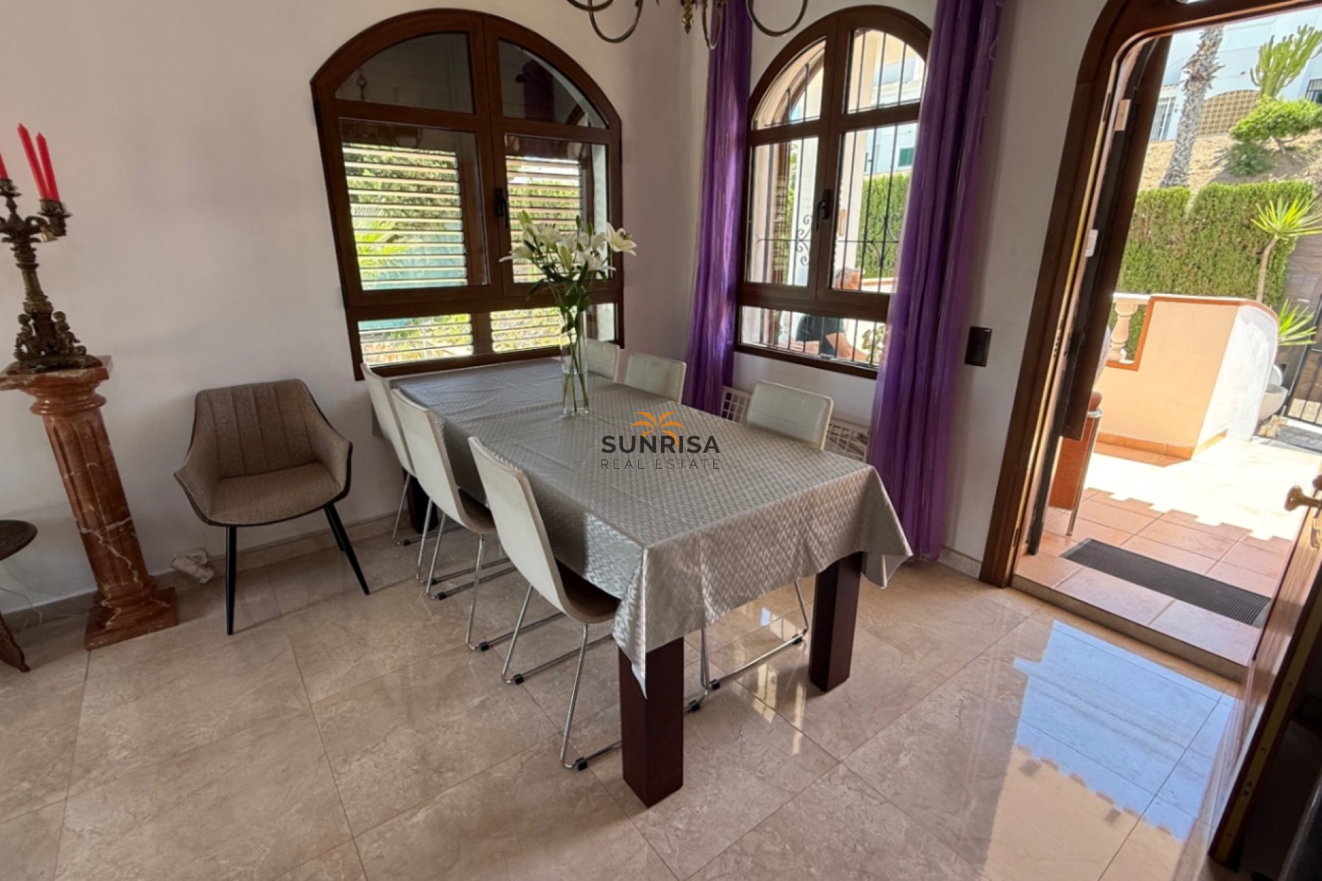 Resale - Villa - Orihuela Costa