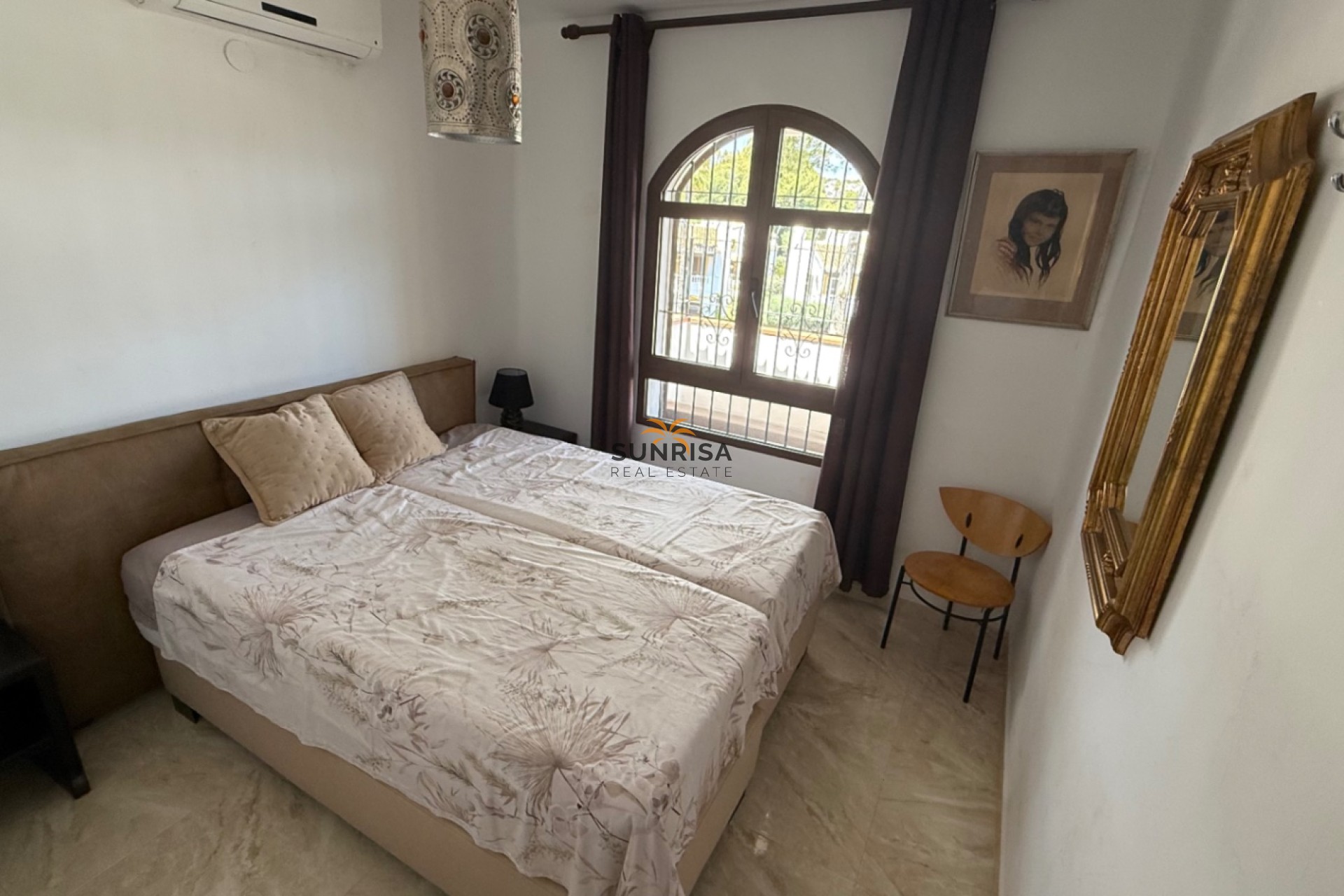 Resale - Villa - Orihuela Costa