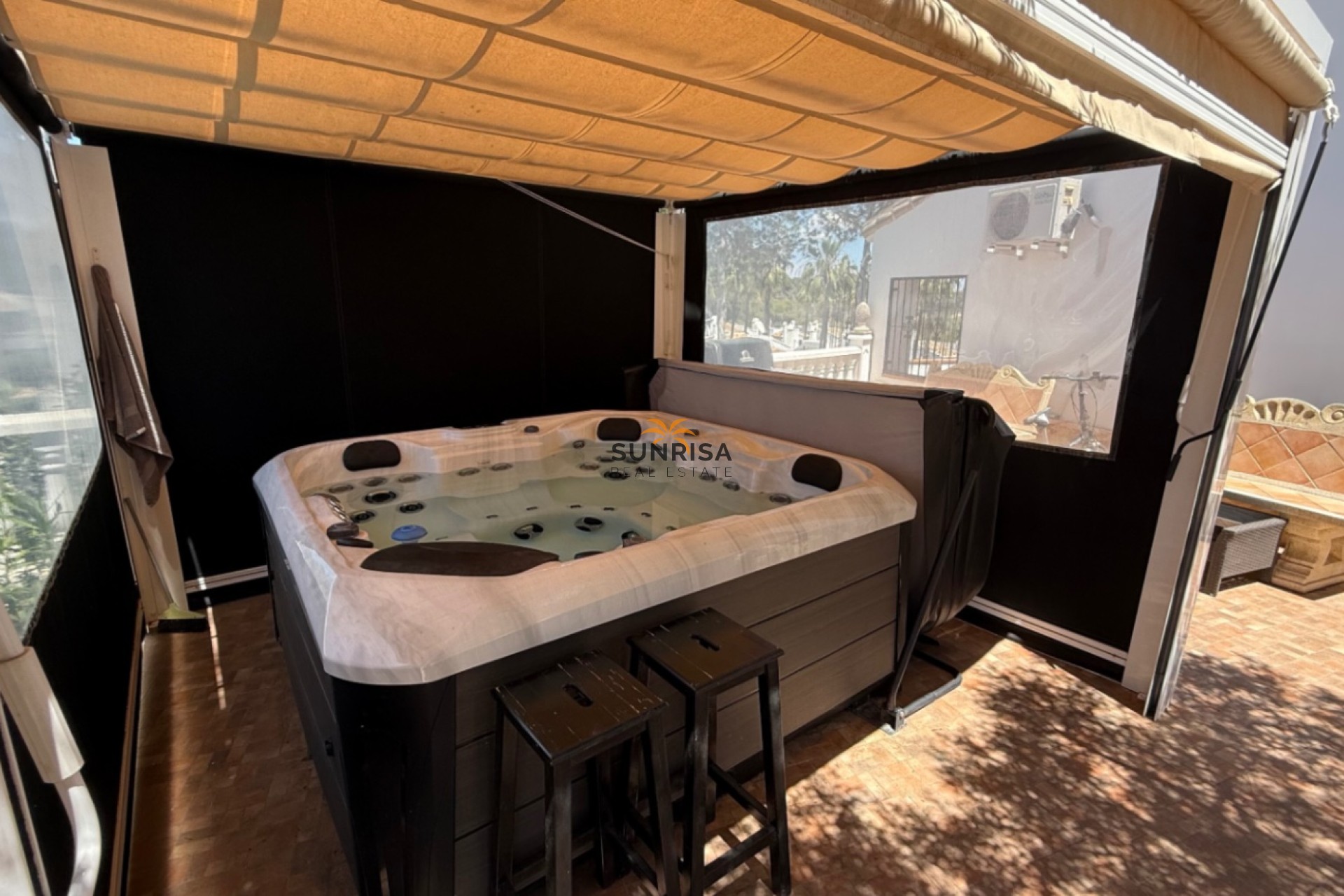 Resale - Villa - Orihuela Costa