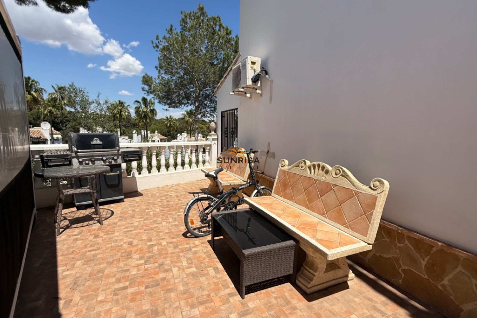 Resale - Villa - Orihuela Costa