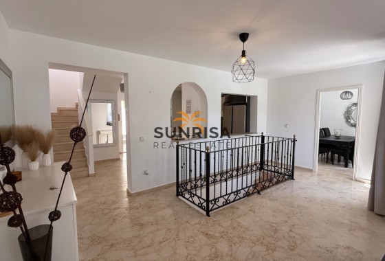 Villa · Herverkoop - Orihuela Costa · La Zenia · Alicante · Spanje