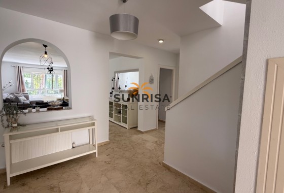 Villa · Herverkoop - Orihuela Costa · La Zenia · Alicante · Spanje