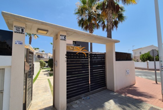 Villa · Herverkoop - Torrevieja · Alicante · Spanje