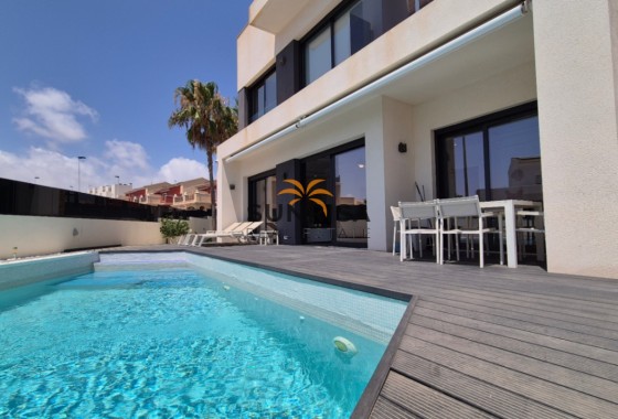 Villa · Herverkoop - Torrevieja · Alicante · Spanje