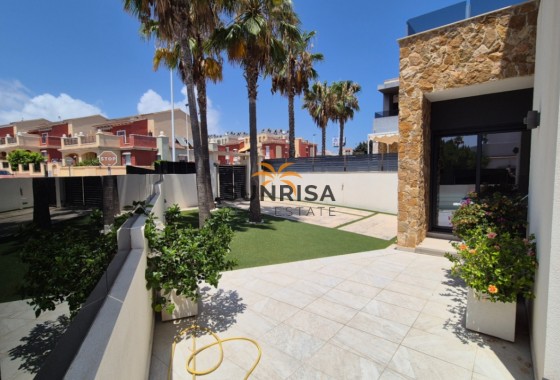 Villa · Herverkoop - Torrevieja · Alicante · Spanje