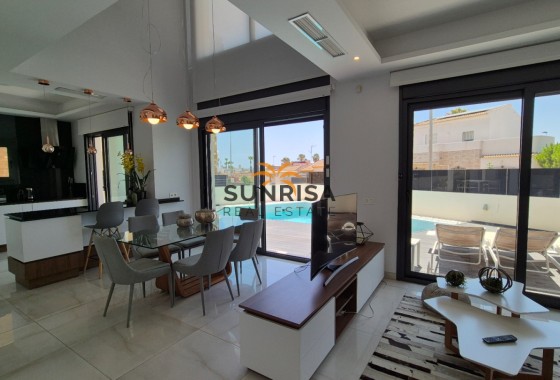 Villa · Herverkoop - Torrevieja · Alicante · Spanje