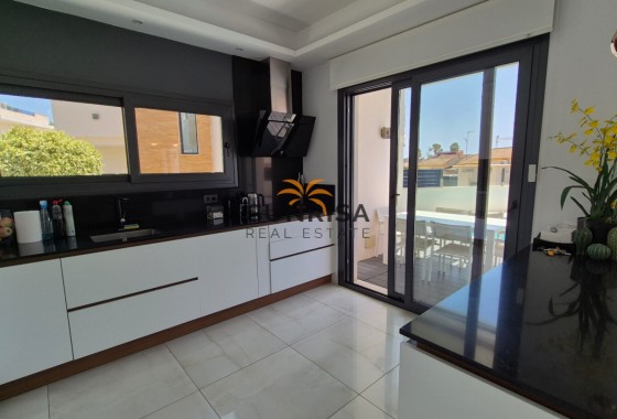 Villa · Herverkoop - Torrevieja · Alicante · Spanje
