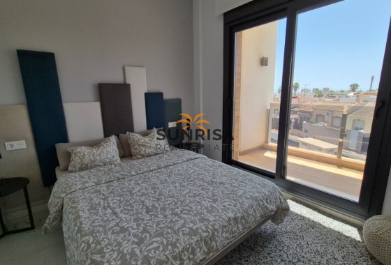 Villa · Herverkoop - Torrevieja · Alicante · Spanje