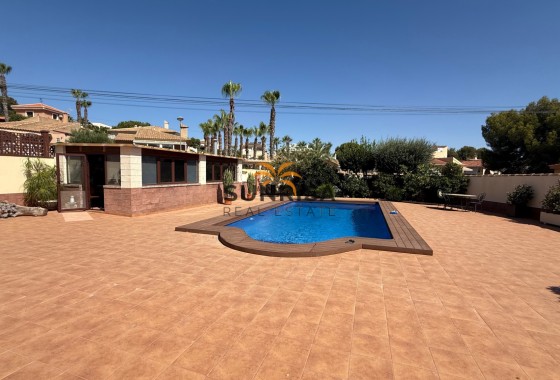 Villa · Herverkoop - Torrevieja · Alicante · Spanje
