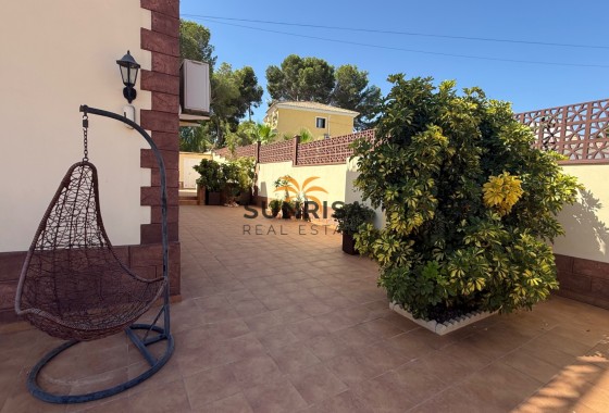 Villa · Herverkoop - Torrevieja · Alicante · Spanje