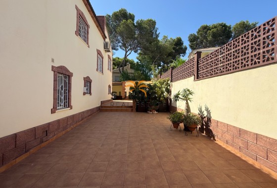 Villa · Herverkoop - Torrevieja · Alicante · Spanje