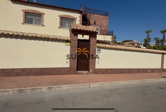 Villa · Herverkoop - Torrevieja · Alicante · Spanje