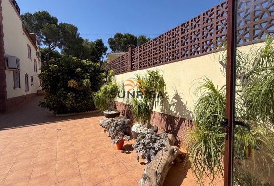 Villa · Herverkoop - Torrevieja · Alicante · Spanje