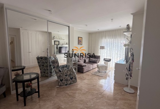 Villa · Herverkoop - Torrevieja · Alicante · Spanje