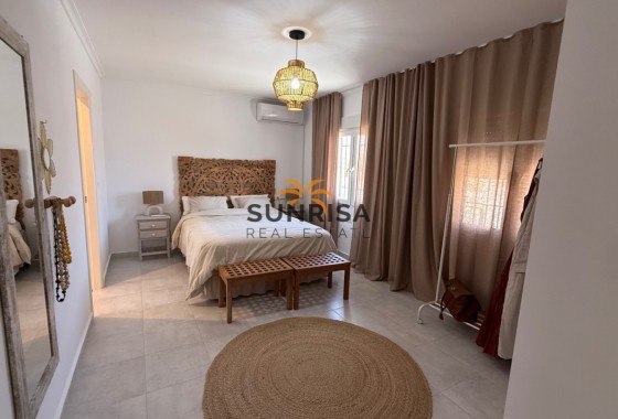 Villa · Herverkoop - Torrevieja · Alicante · Spanje