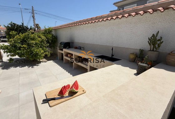 Villa · Herverkoop - Torrevieja · Alicante · Spanje