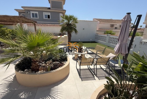 Villa · Herverkoop - Torrevieja · Alicante · Spanje