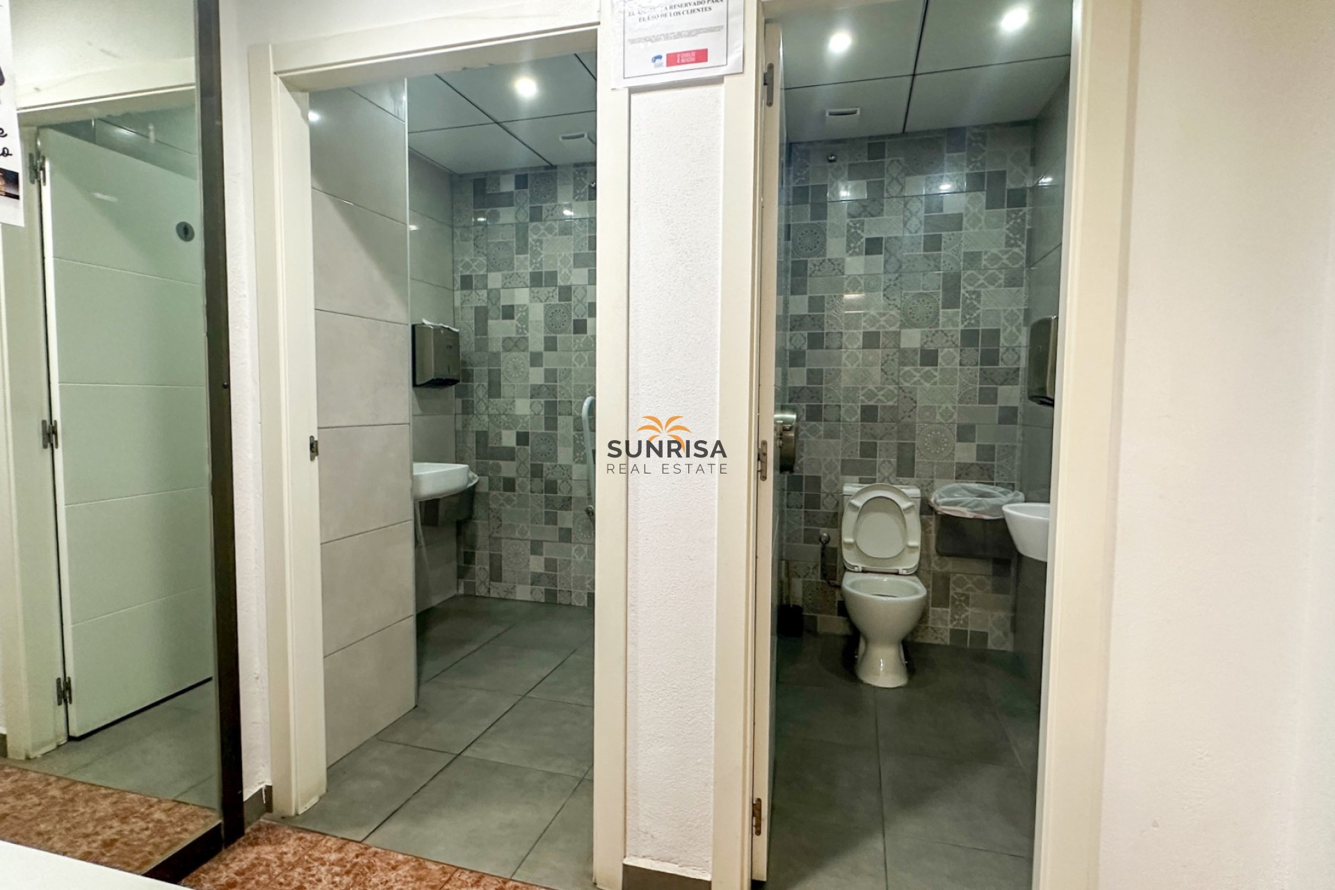 Reventa - Local comercial - Torrevieja