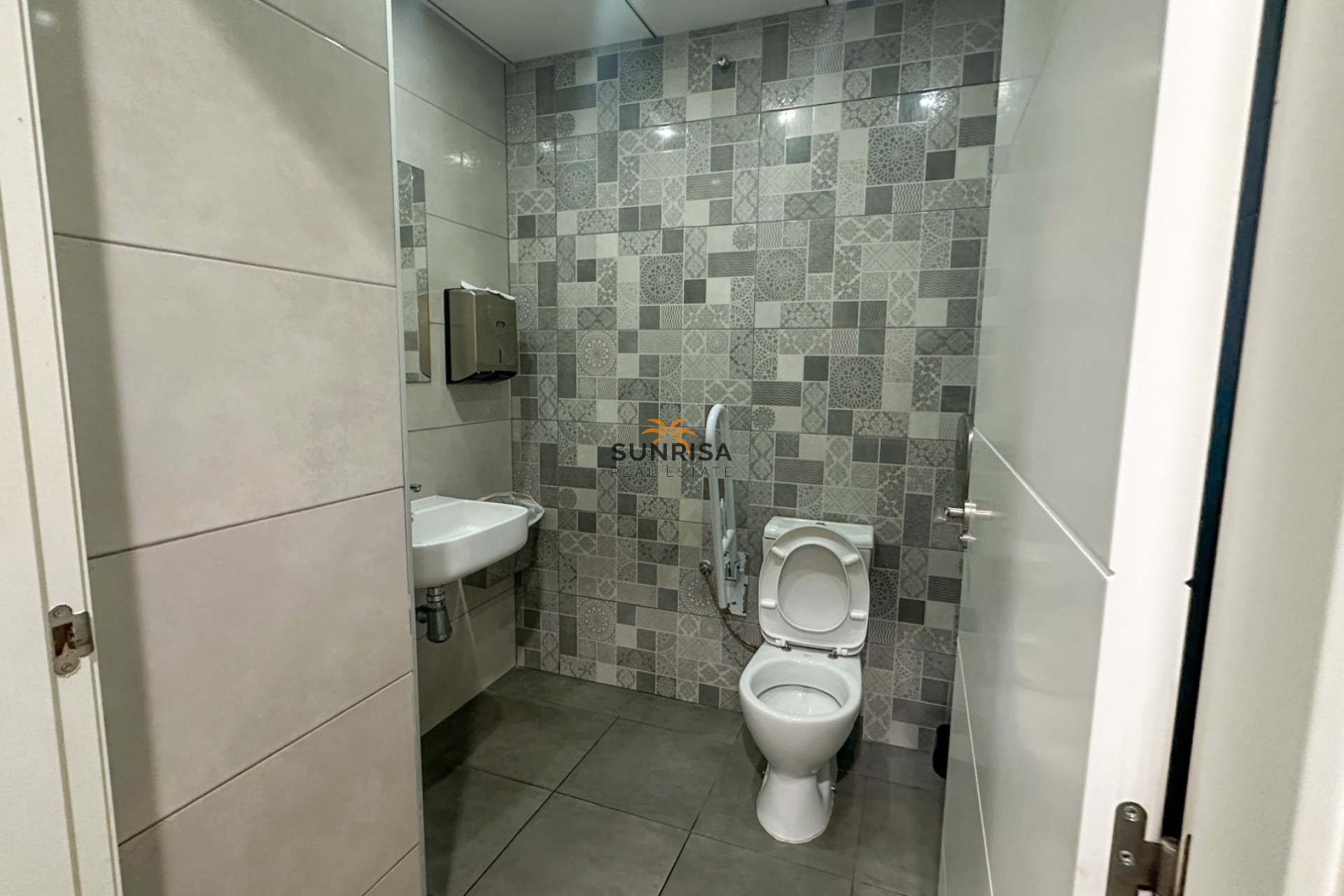 Reventa - Local comercial - Torrevieja