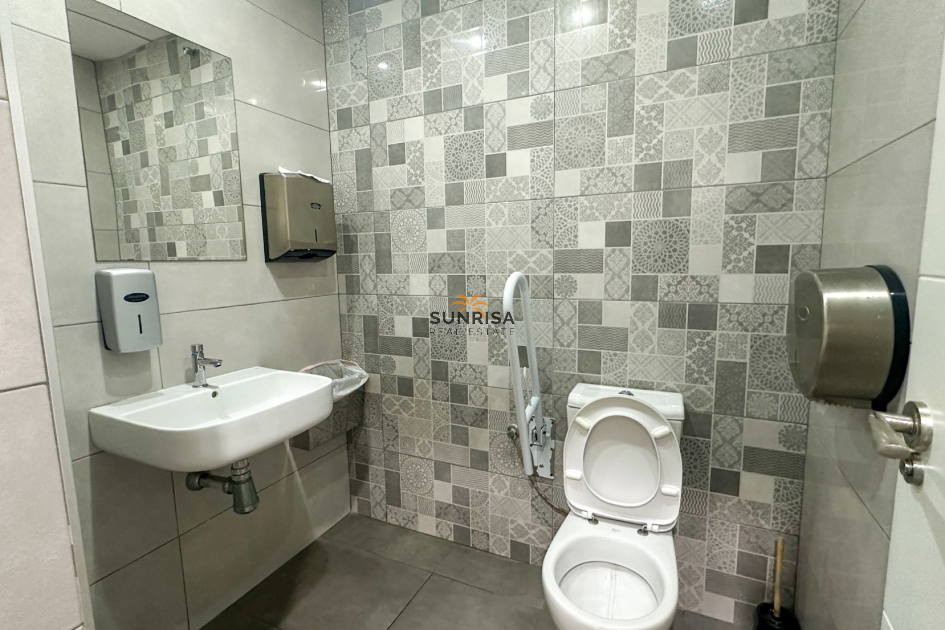 Reventa - Local comercial - Torrevieja