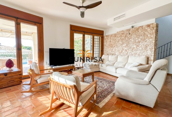 Villa · Herverkoop - Dehesa de Campoamor · Alicante · Spanje