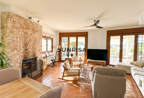 Villa · Herverkoop - Dehesa de Campoamor · Alicante · Spanje