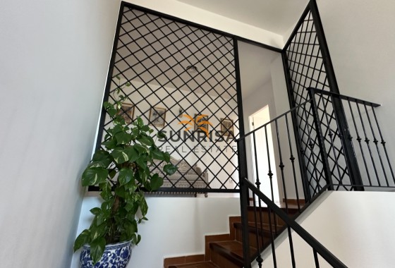 Villa · Herverkoop - Dehesa de Campoamor · Alicante · Spanje