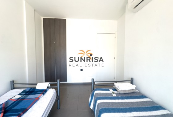 Bungalow · Herverkoop - La Zenia · Alicante · Spanje