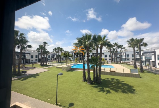 Bungalow · Herverkoop - La Zenia · Alicante · Spanje