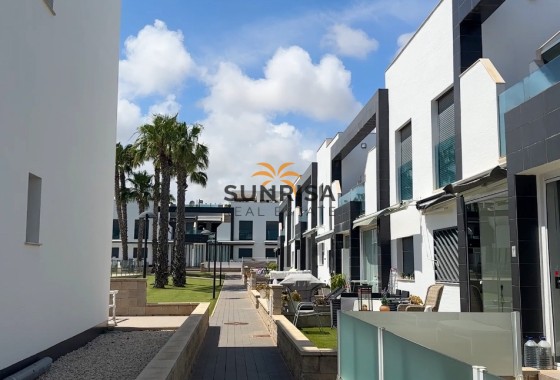 Bungalow · Herverkoop - La Zenia · Alicante · Spanje