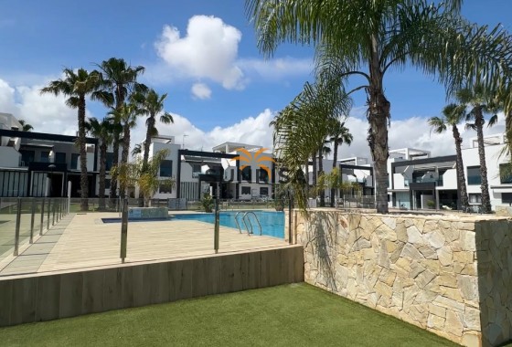 Bungalow · Herverkoop - La Zenia · Alicante · Spanje