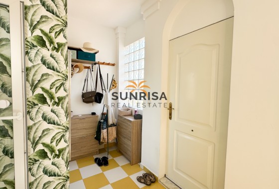 Villa · Revente - Torrevieja · Nueva Torrevieja - Aguas Nuevas · Alicante · Espagne