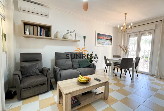 Villa · Revente - Torrevieja · Nueva Torrevieja - Aguas Nuevas · Alicante · Espagne