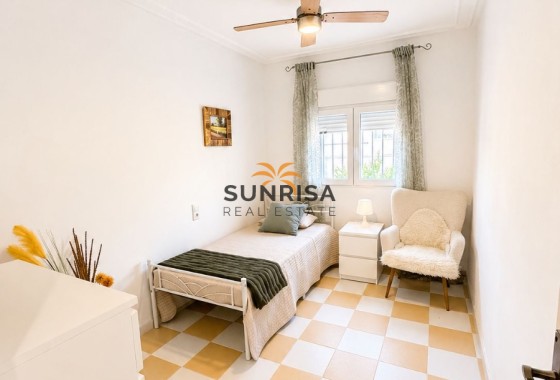 Villa · Revente - Torrevieja · Nueva Torrevieja - Aguas Nuevas · Alicante · Espagne