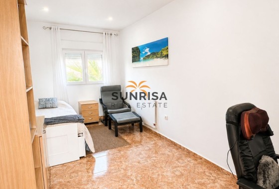 Villa · Revente - Torrevieja · Nueva Torrevieja - Aguas Nuevas · Alicante · Espagne
