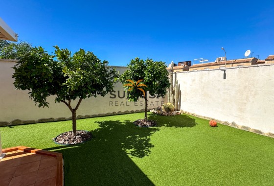 Villa · Revente - Torrevieja · Nueva Torrevieja - Aguas Nuevas · Alicante · Espagne