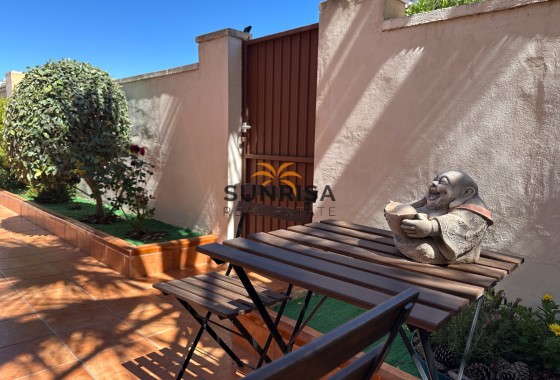 Villa · Revente - Torrevieja · Nueva Torrevieja - Aguas Nuevas · Alicante · Espagne
