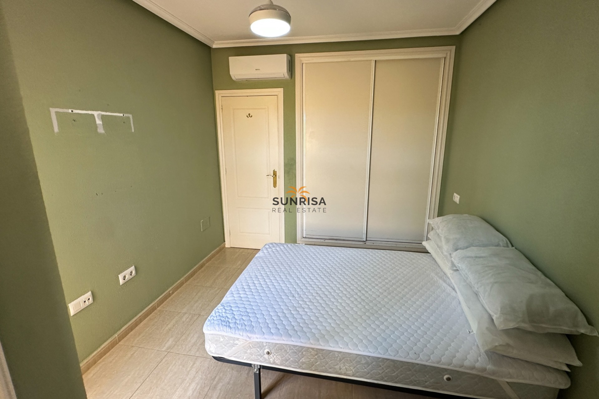 Herverkoop - Bungalow - Daya Nueva