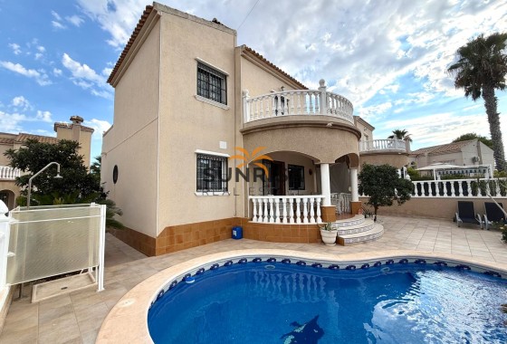 Villa · Revente - Orihuela Costa · Villamartín - Las Filipinas · Alicante · Espagne