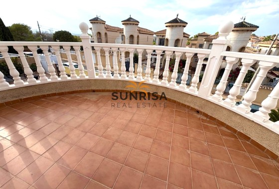 Villa · Revente - Orihuela Costa · Villamartín - Las Filipinas · Alicante · Espagne