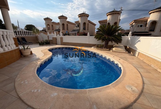 Villa · Revente - Orihuela Costa · Villamartín - Las Filipinas · Alicante · Espagne
